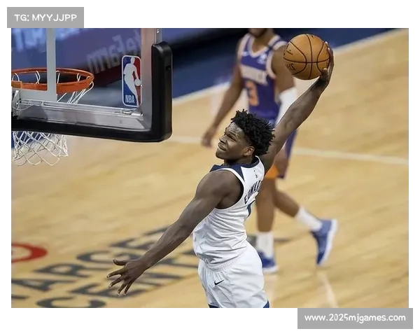 莫利纽克斯球场氛围紧张,狼队新帅爱德华兹背水一战 莫利纽克斯球场氛围紧张,狼队新帅爱德华兹背水一战